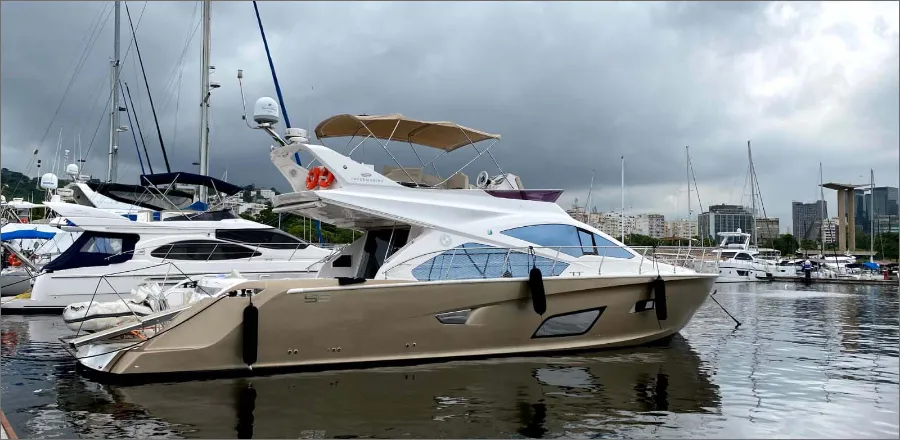 Explore Rio de Janeiro on a 17.5m Intermarine 55 Motor Yacht Rental