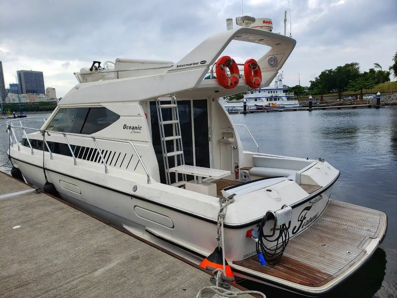 Charter a 10.97m Boat in Rio de Janeiro