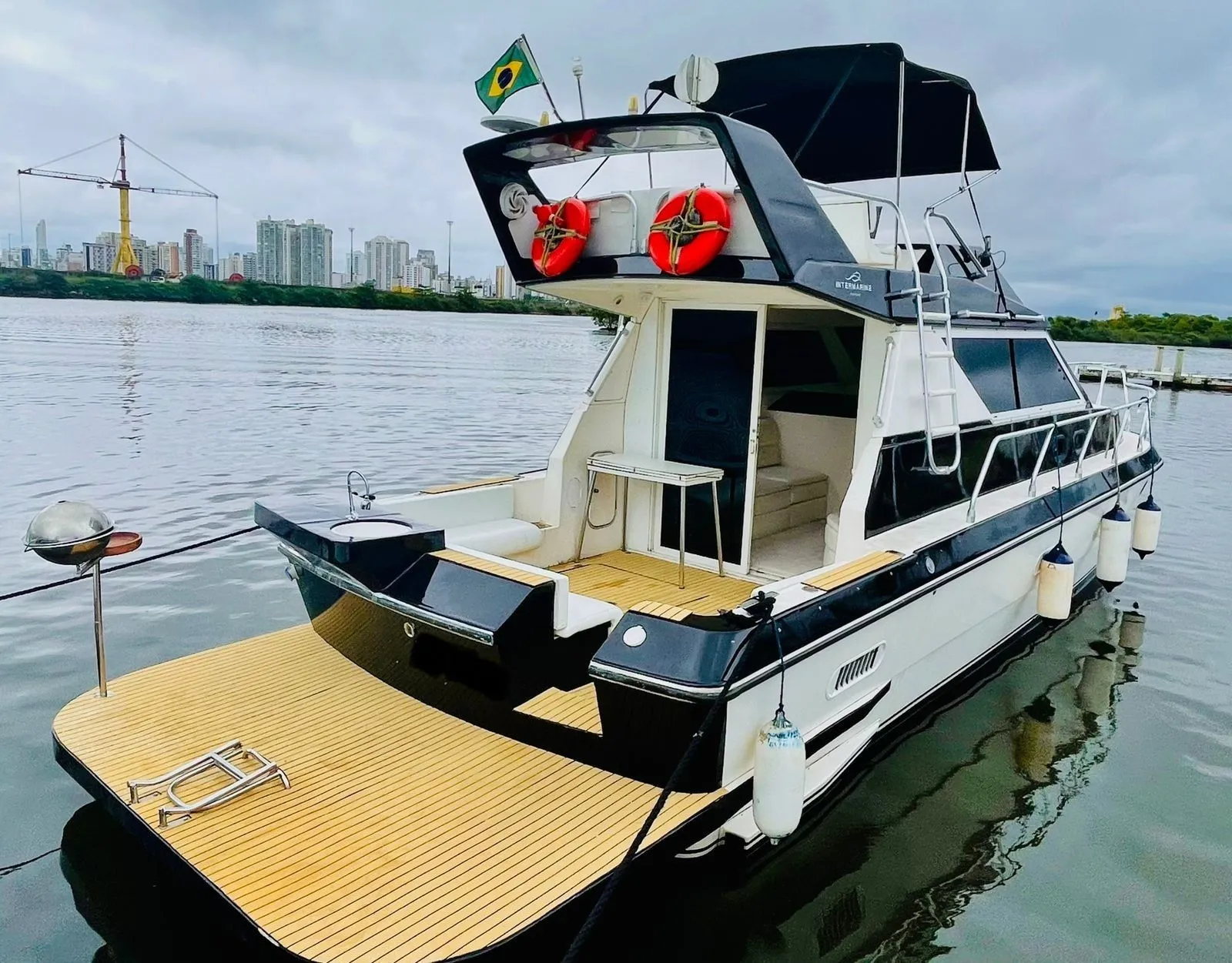 Luna I Mare Charter Boat