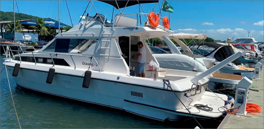 10.97m Guarujá Intermarine Oceanic 36 Hire