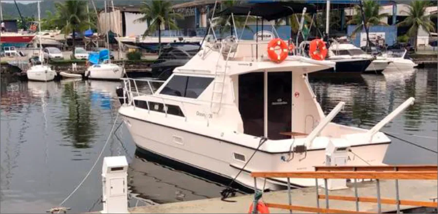 10.97m Guarujá Intermarine Oceanic 36 Hire