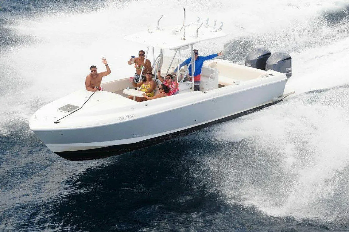 Saint Thomas Kiralık Intrepid 32 9.75m Motorlu Tekne