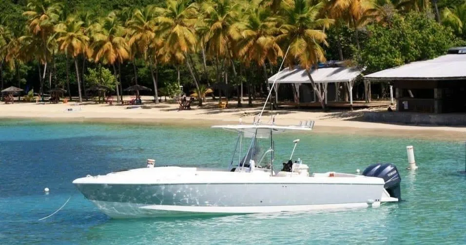 Saint Thomas Kiralık Intrepid 32 9.75m Motorlu Tekne