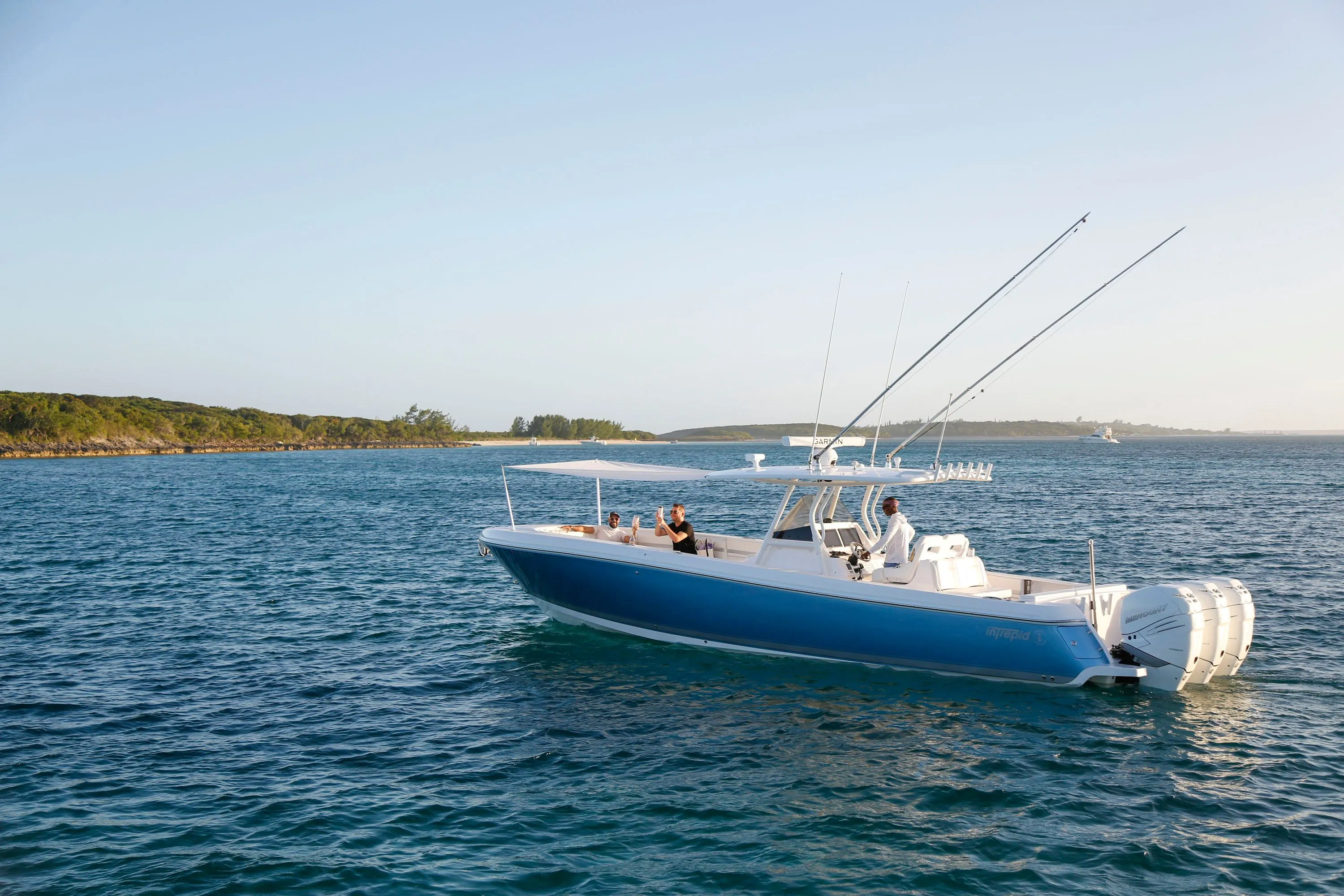 Charter a 11.3m Boat in Harbour Island