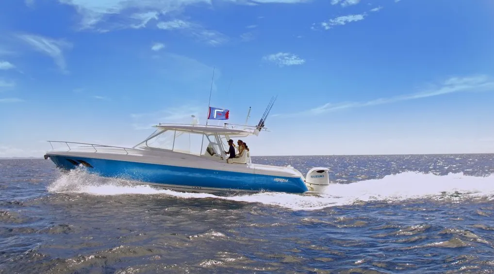 Explore Pa Klok on a 12m Rental Boat