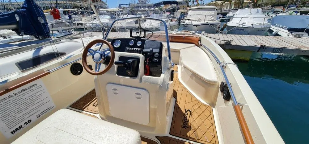Rent a 6m Boat in Alicante