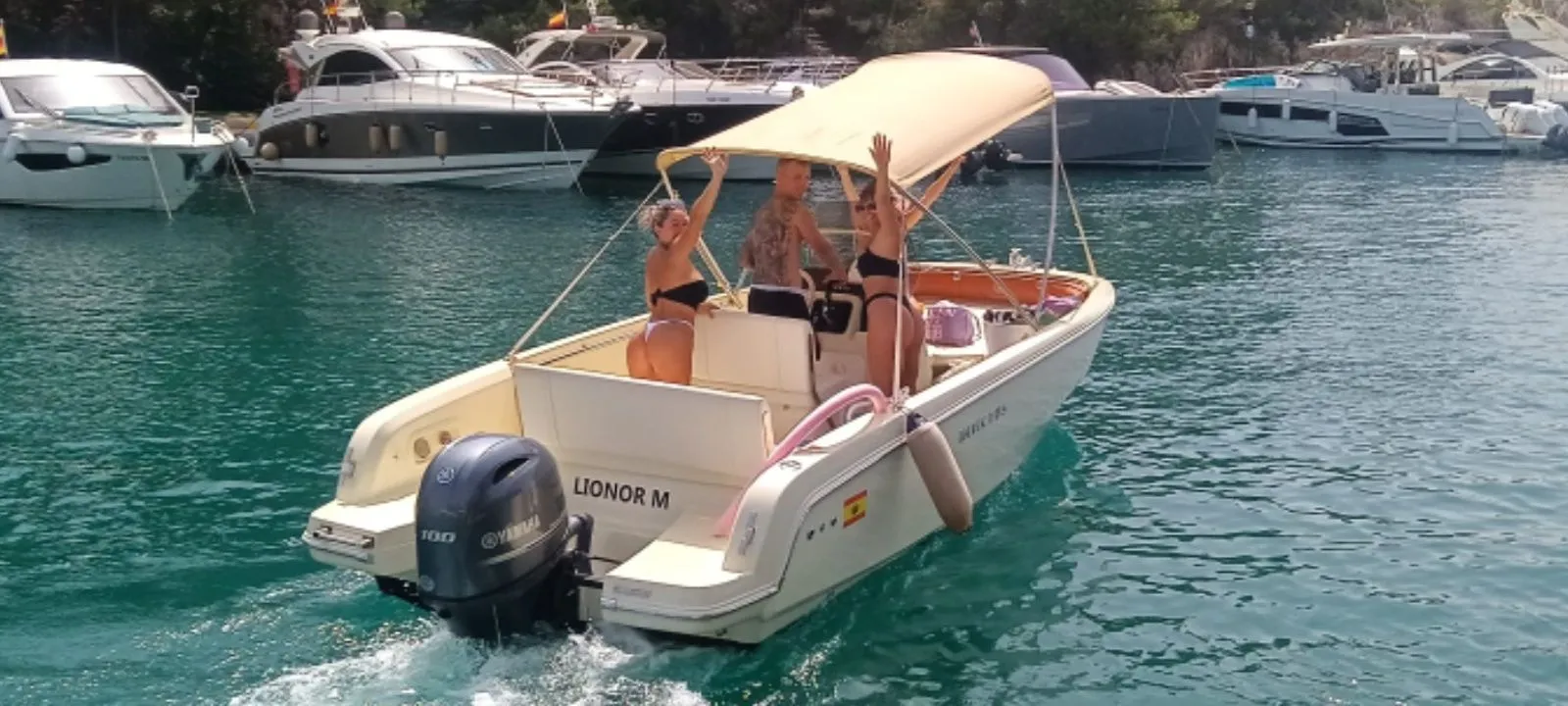 Charter a 6.1m Invictus 190 FX Motor Boat in Santa Ponça