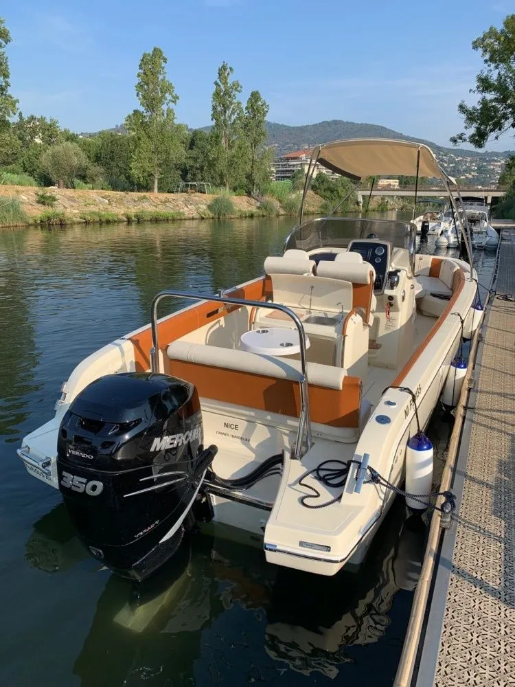Charter a 8.1m Motor Boat Invictus 270 in Mandelieu-la-Napoule