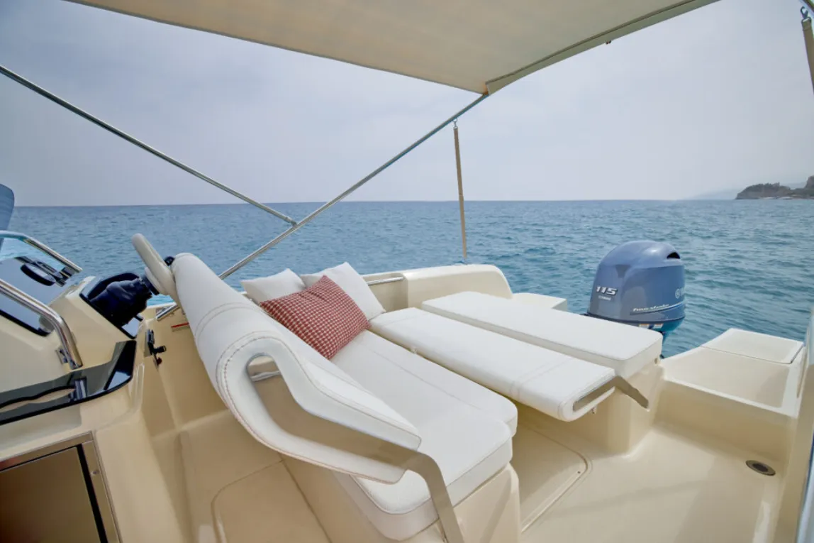 Charter a 6.1m Motor Boat in Beaulieu-sur-Mer