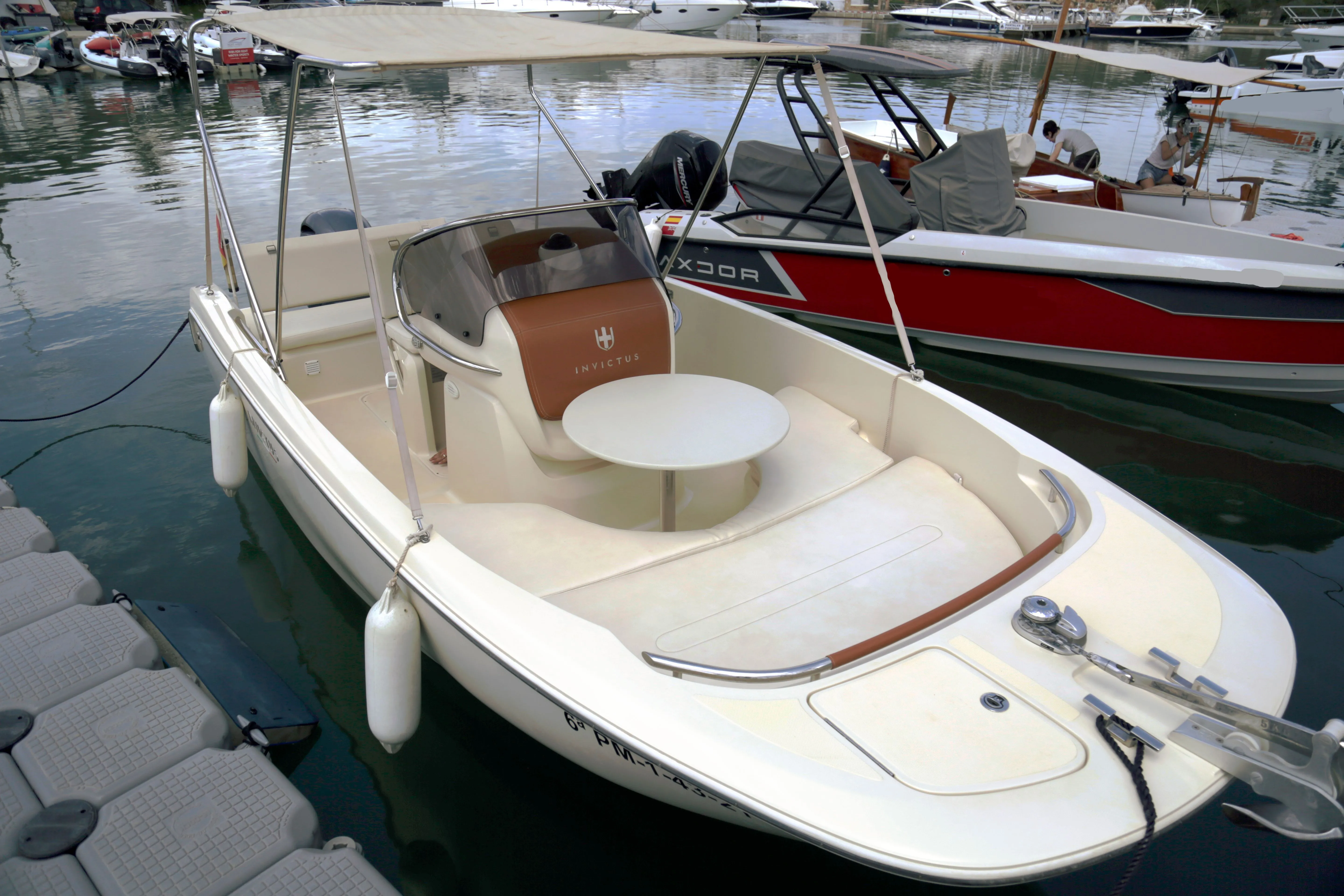 Charter a 6m Invictus FX 200 in Cala D'Or