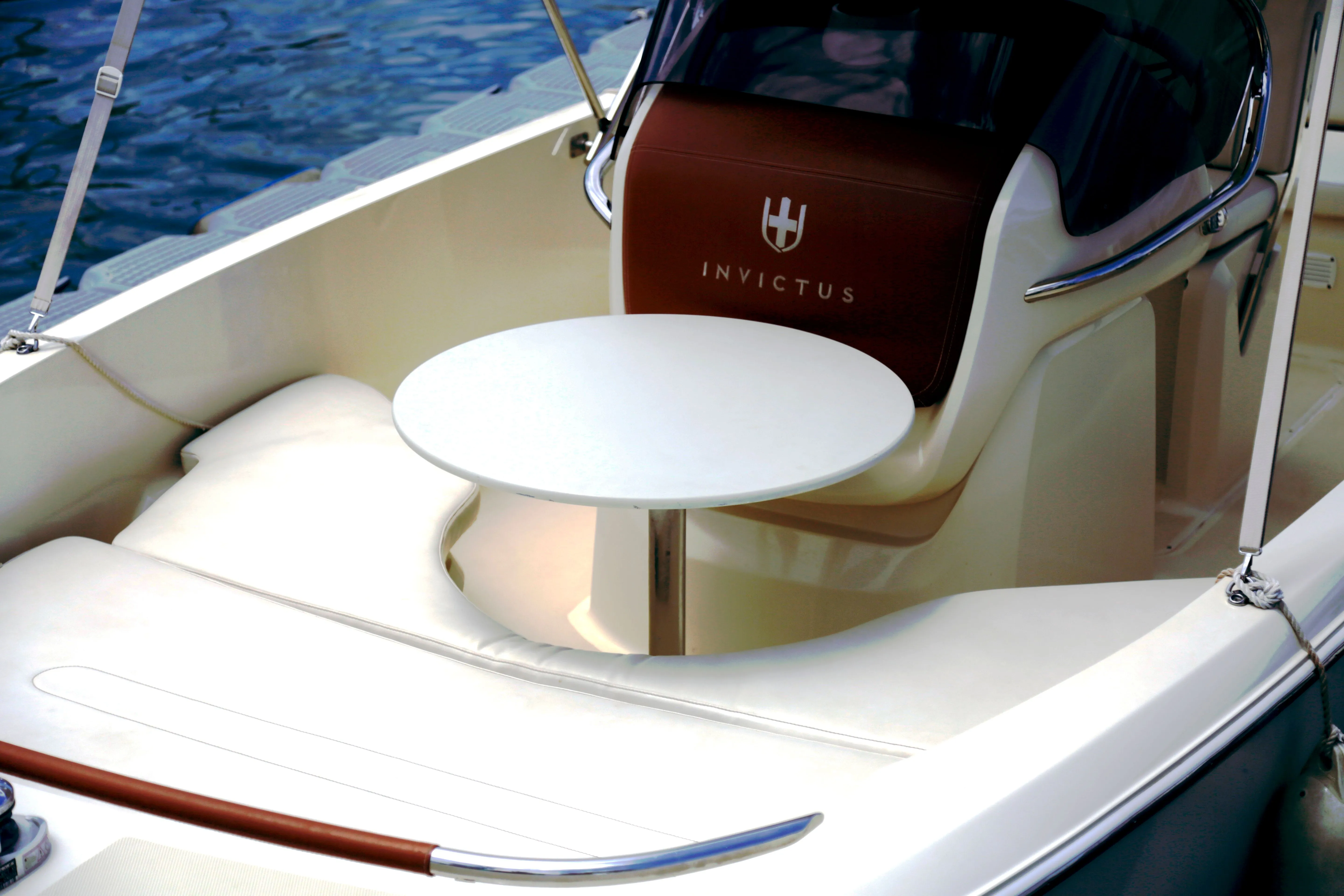 Charter a 6m Invictus FX 200 in Cala D'Or
