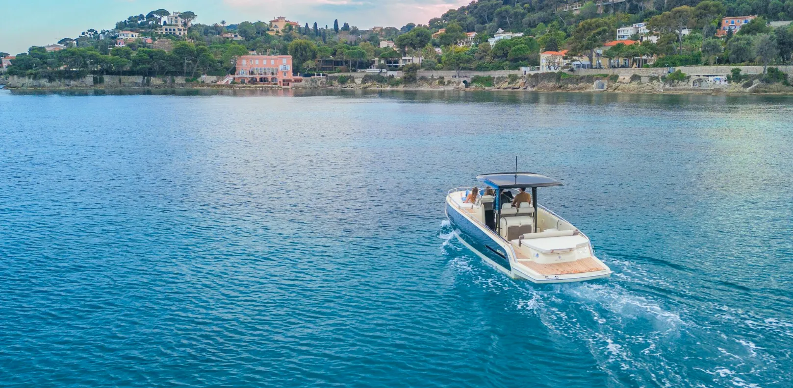 8.9m Beaulieu-sur-Mer Motor Boat Hire