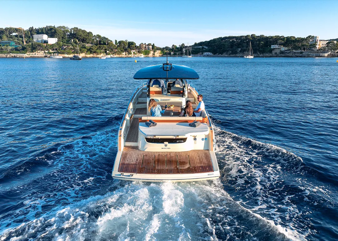 Tchouka Charter Boat