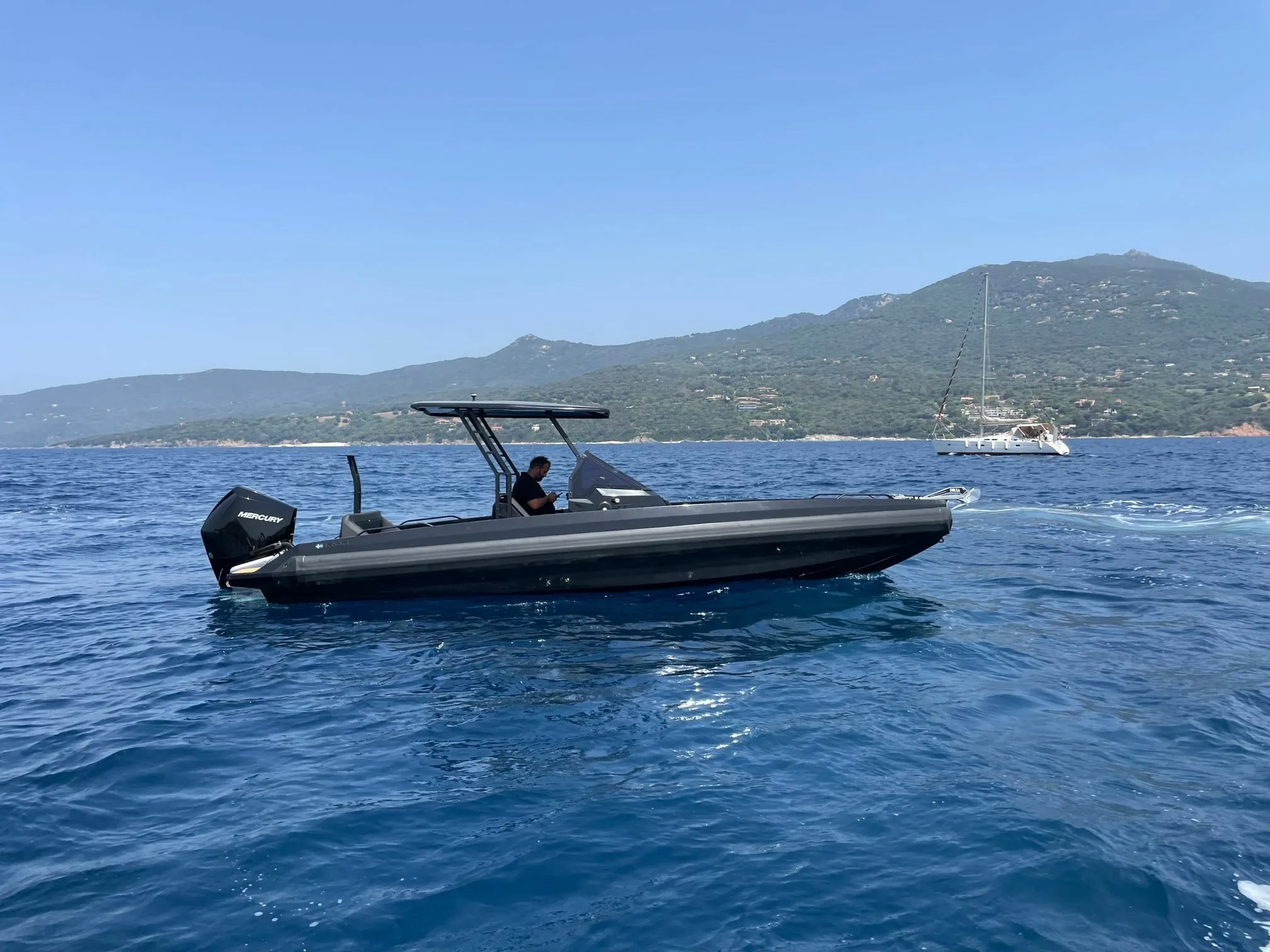 Rent a 7.67m Boat in Propriano
