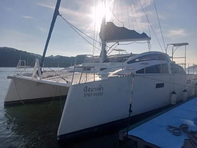 Rent a 11.58m Island Spirit 38 Catamaran in Trat