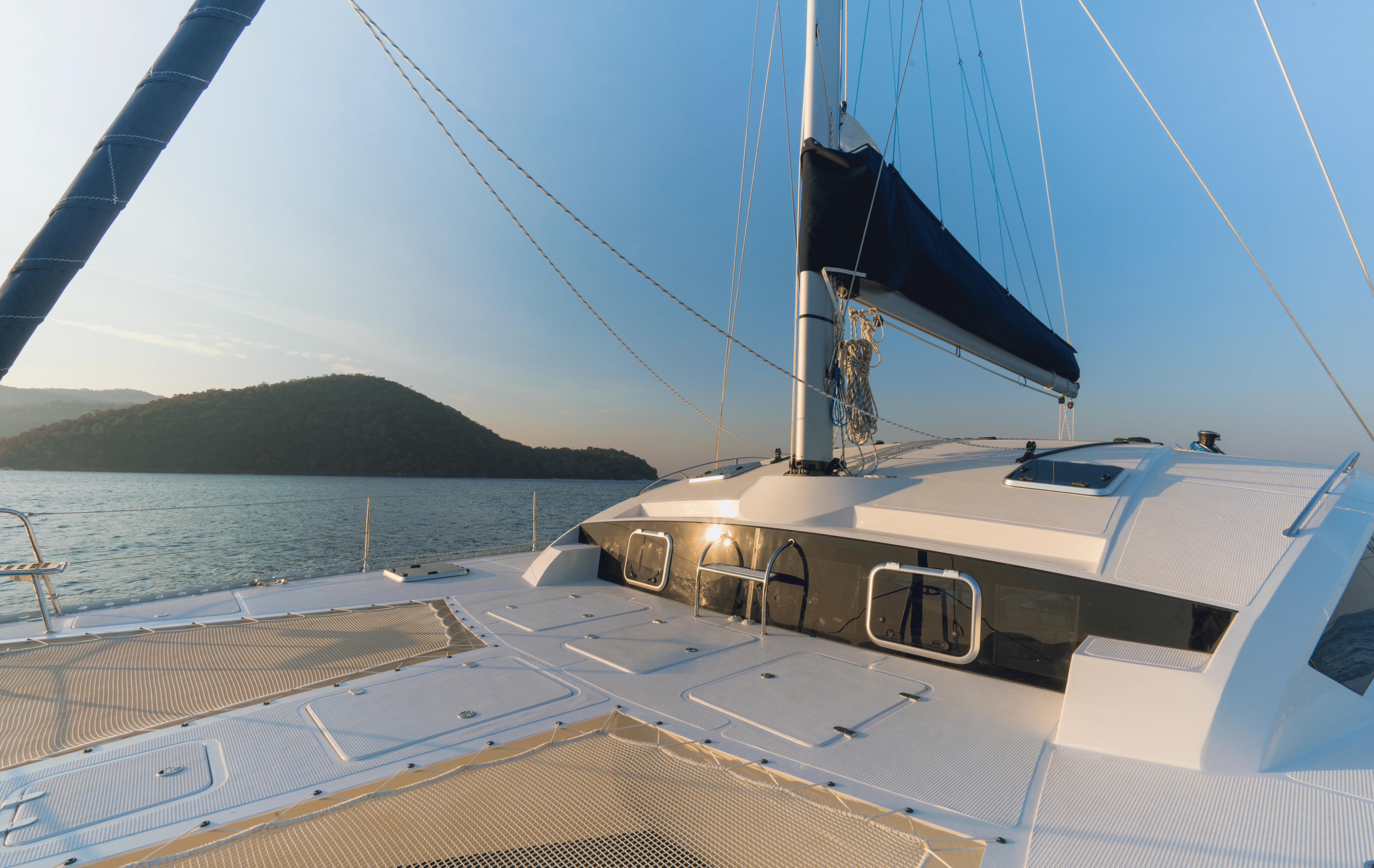 Vesna - Koh Chang Charter Boat