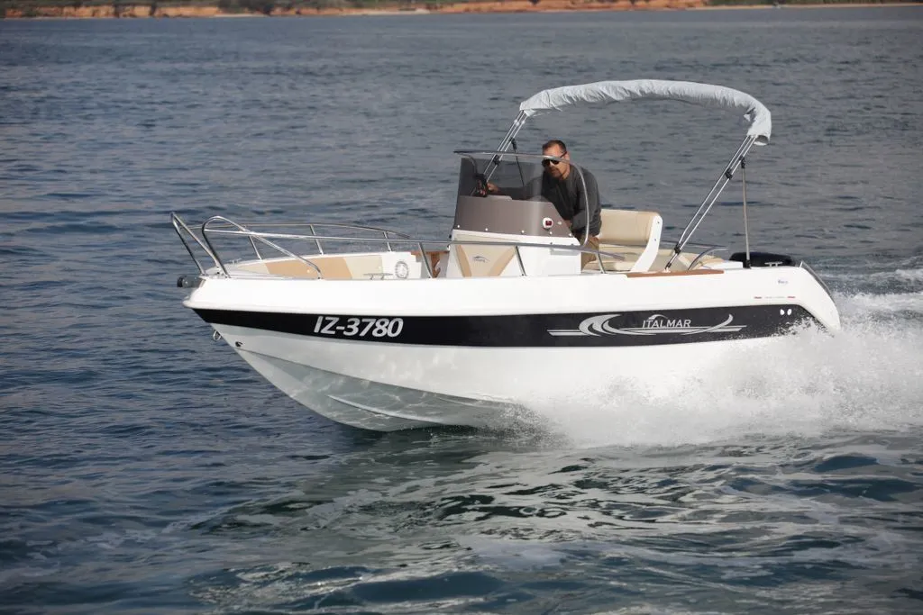 Rent a 5.85m Motor Boat Italmar 19 in Cannigione
