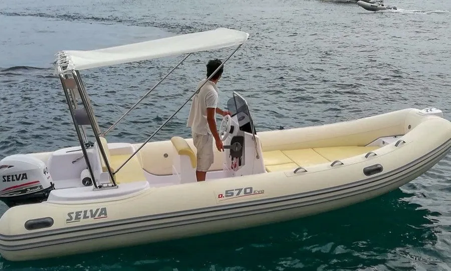 Charter a 5.7m Italboats 570 in Positano