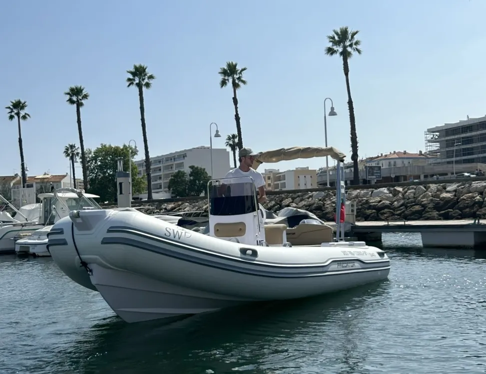 Rent a 5.35m Boat in Lagos