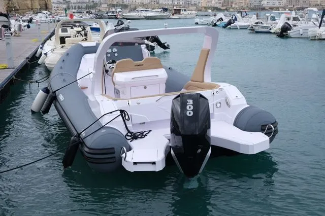 Diamond Mietboot