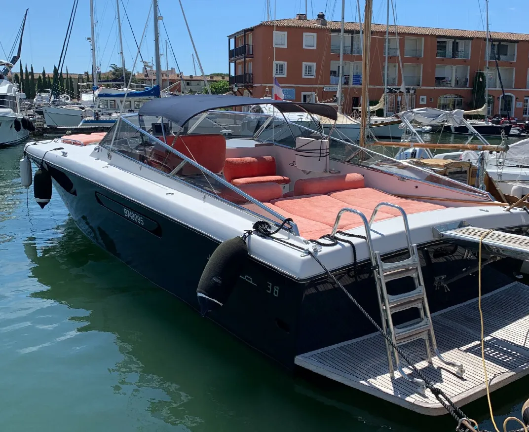 Ipanema 2 Charter Boat