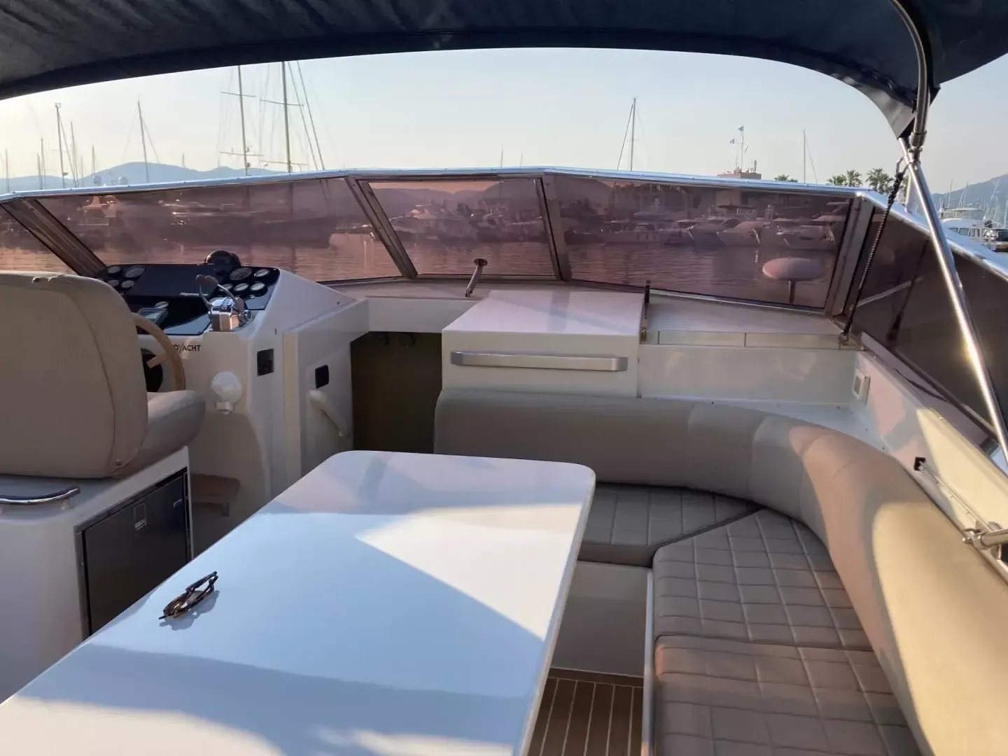 13.98m Saint-Tropez Boat Hire