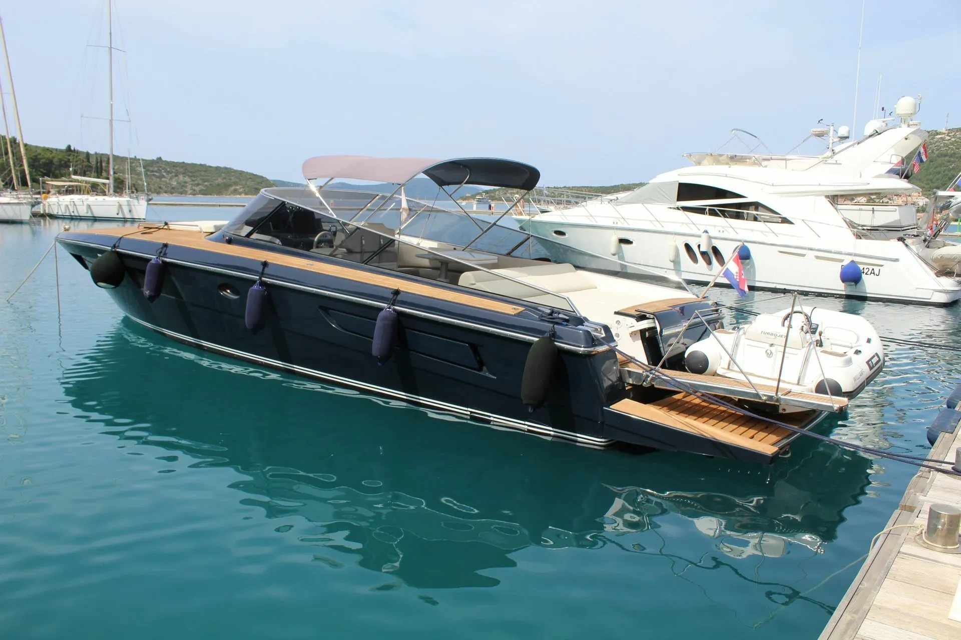 Charter a 13.82m Boat in Slano