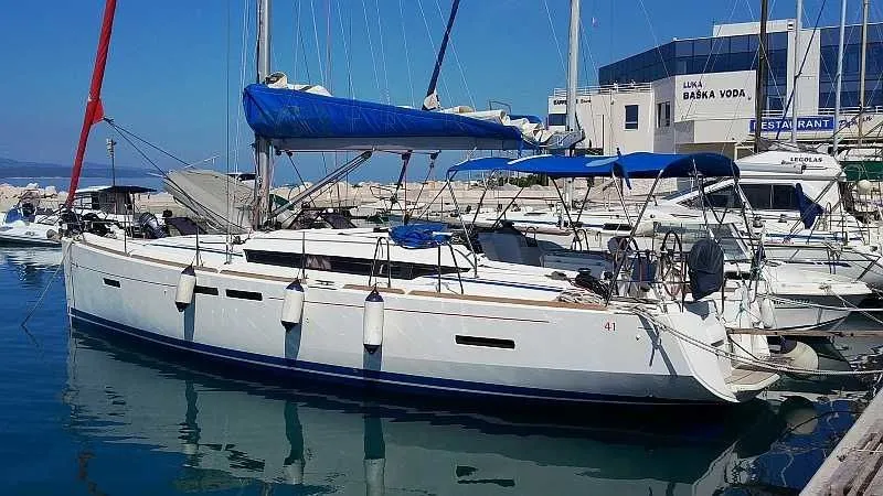 Aries Charter Boat