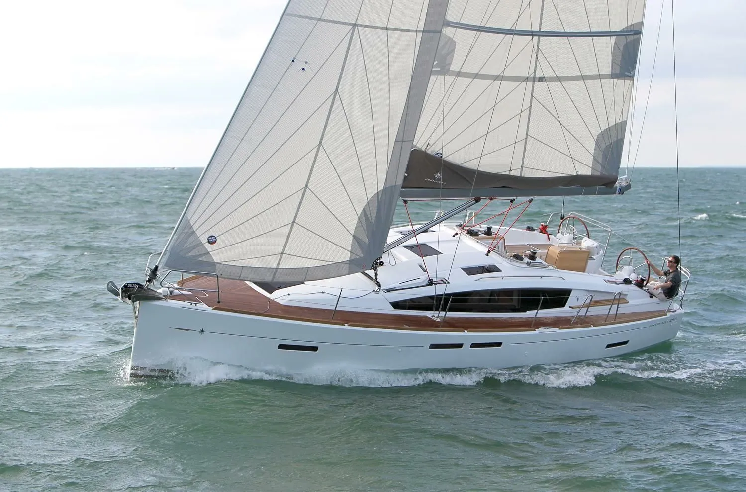 12.35m Jamestown Sailing Yacht Jeanneau 41 Hire