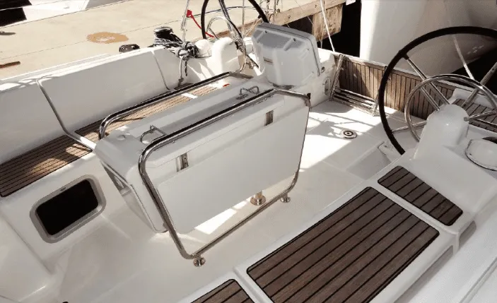 Rent a 12.75m Sailing Yacht Jeanneau 419 in Ribishi