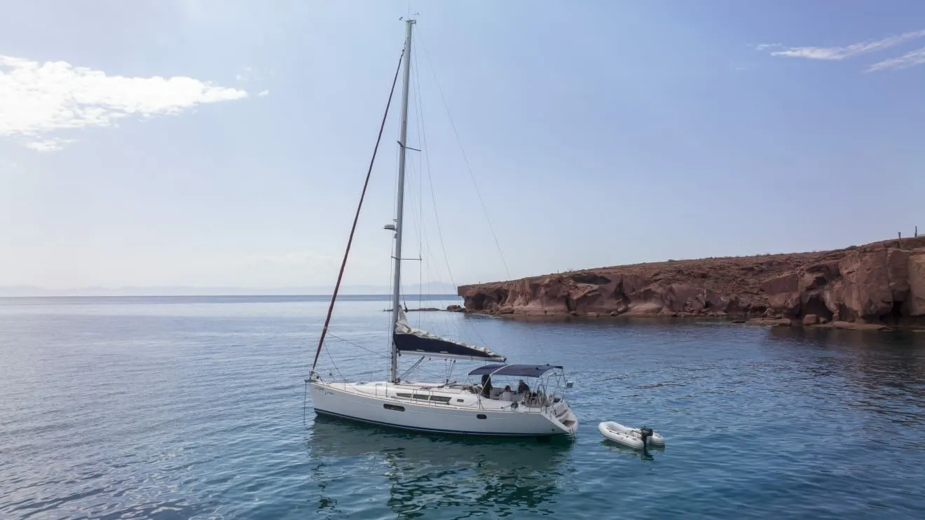 Rent a 13.7m Jeanneau Sun Odyssey 44i Sailing Yacht in La Paz