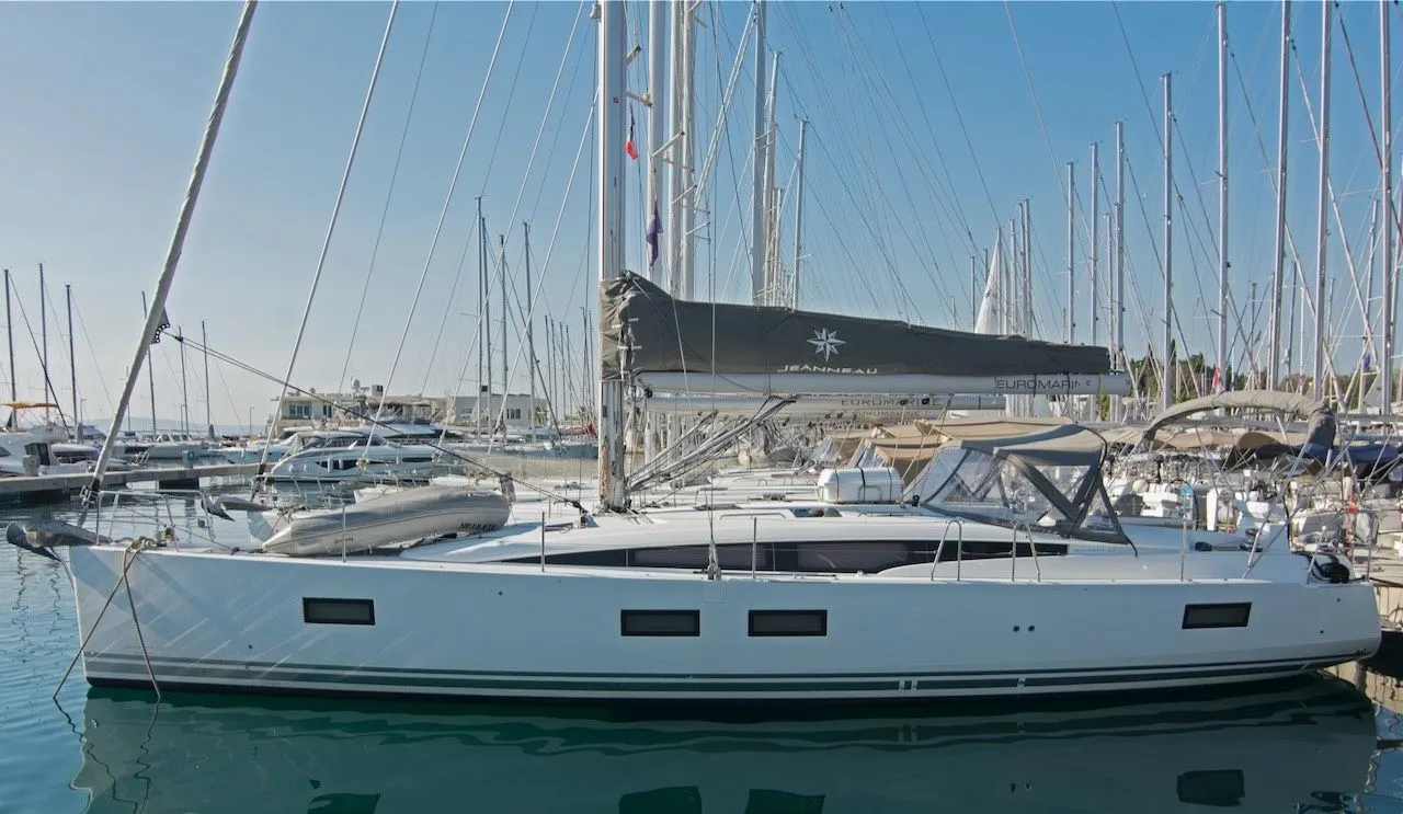 Boat - 15.38m Split Boat Hire