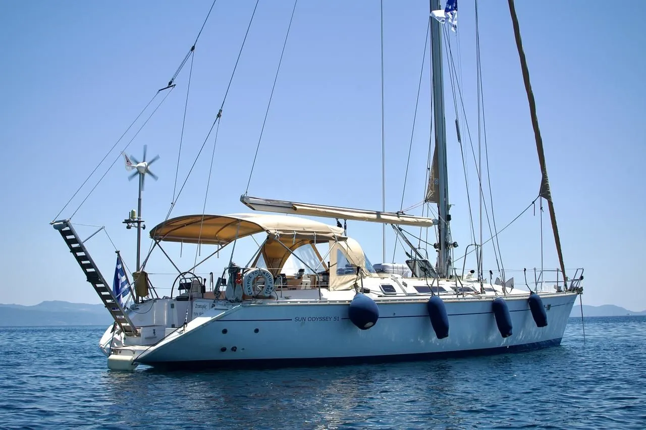 Charter a 15.38m Jeanneau 51 in Paliouri