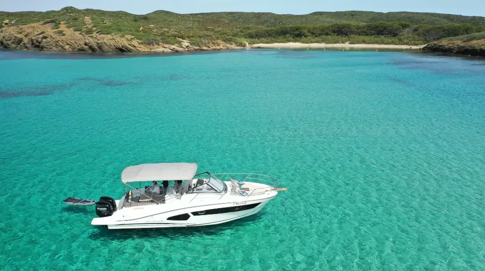 Charter a 10.5m Motor Yacht in Mahón