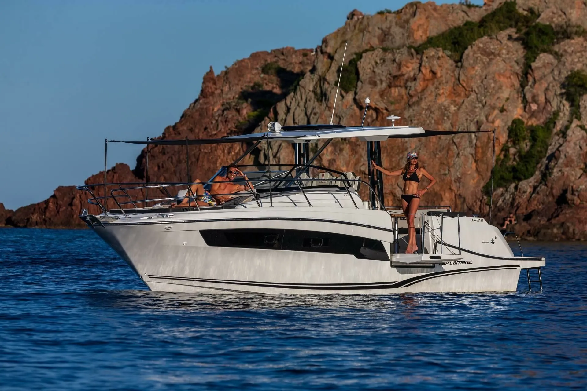 Rent a 10m Jeanneau Cap Camarat 10.5 WA in Hyeres