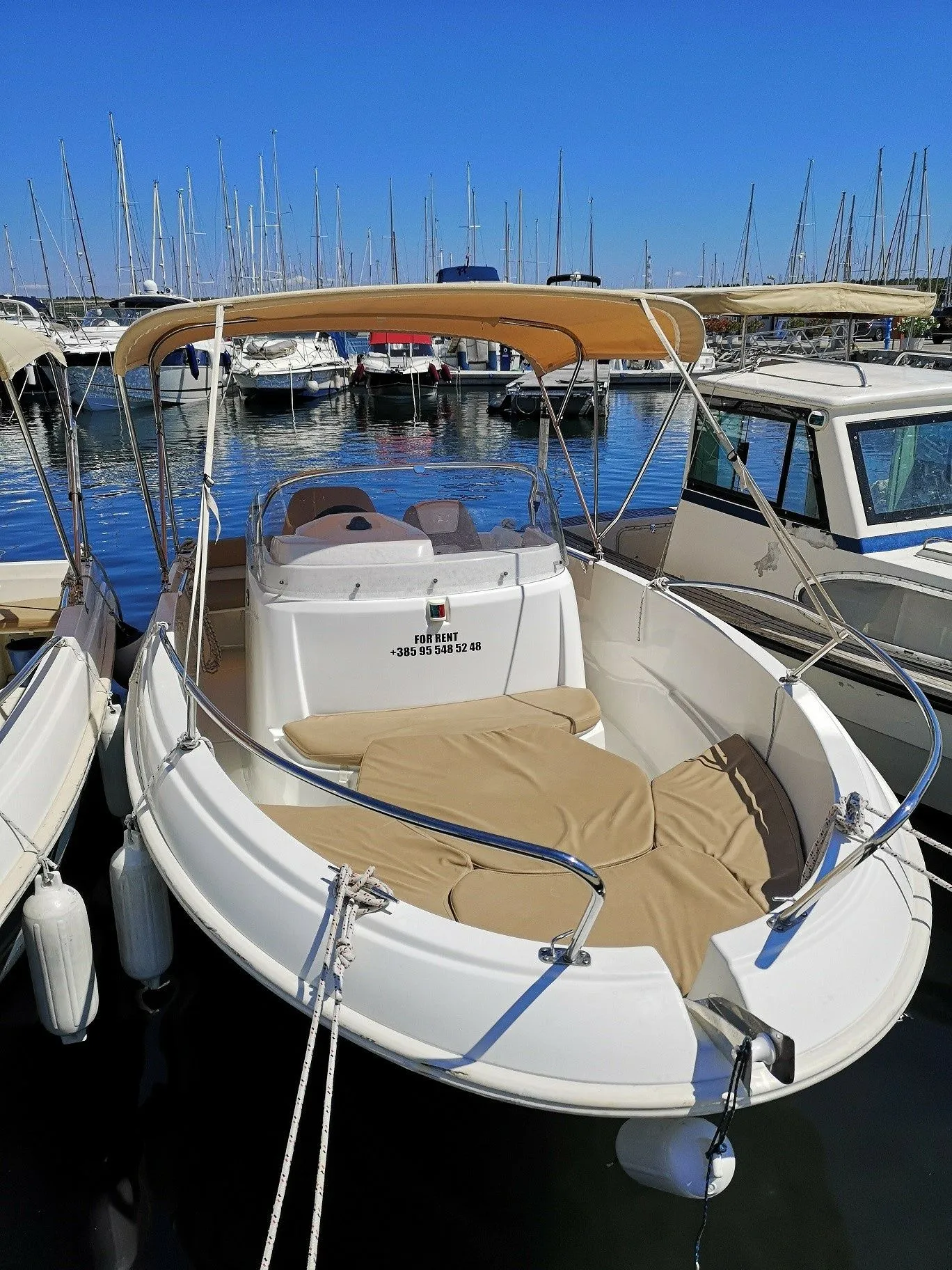 5.55m Biograd na Moru Jeanneau Cap Camarat 5.5 Hire
