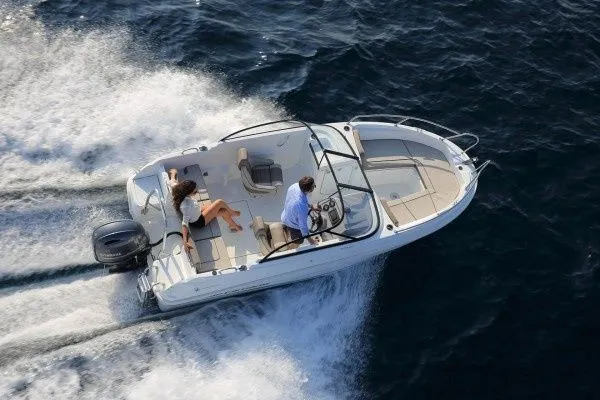 Rent a 5.48m Motor Boat Jeanneau Cap Camarat 5.5 in Betina