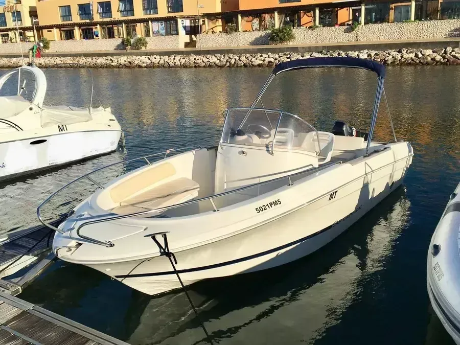 Portimao Kiralık Jeanneau Cap Camarat 625 6.3m Motorlu Tekne