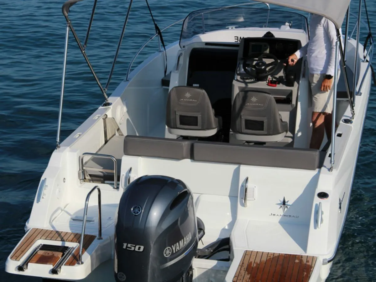 No Name Charter Boat