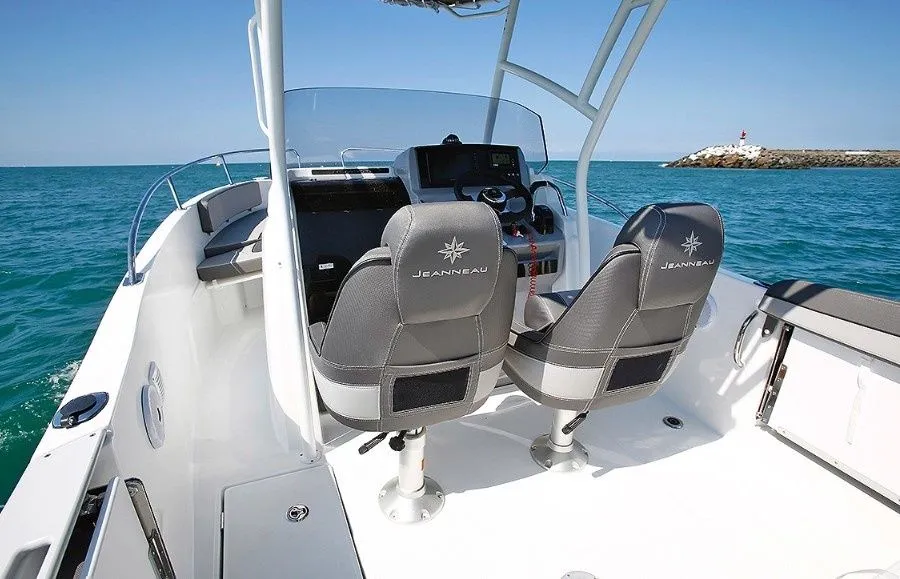 Explore Arzon on a 6.86m Rental Motor Boat Jeanneau Cap Camarat 6.5 CC