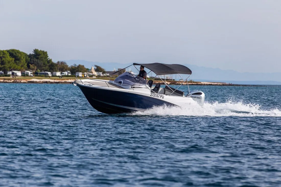 No Name Charter Boat