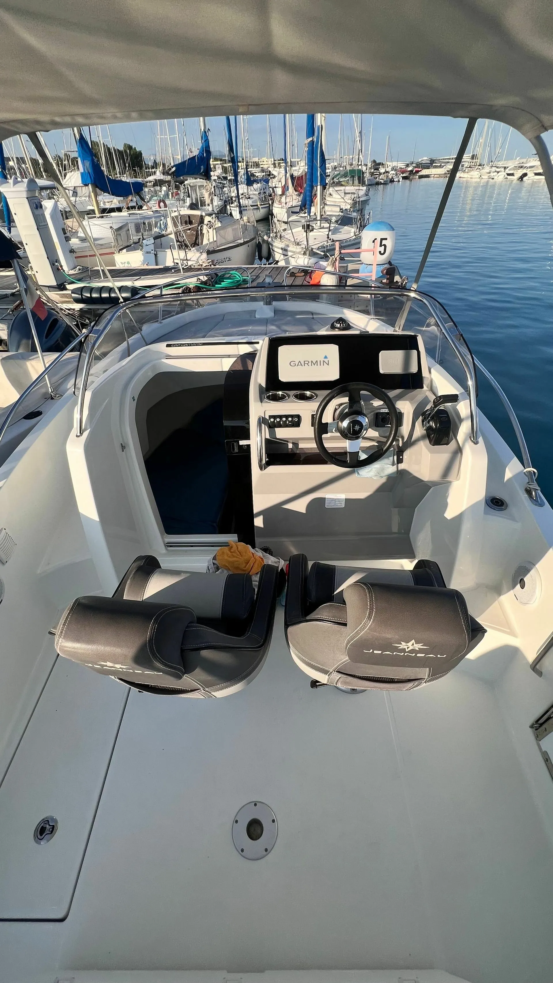 6.5m Saint-Laurent-du-Var Jeanneau Cap Camarat 6.5 WA Motor Boat Hire