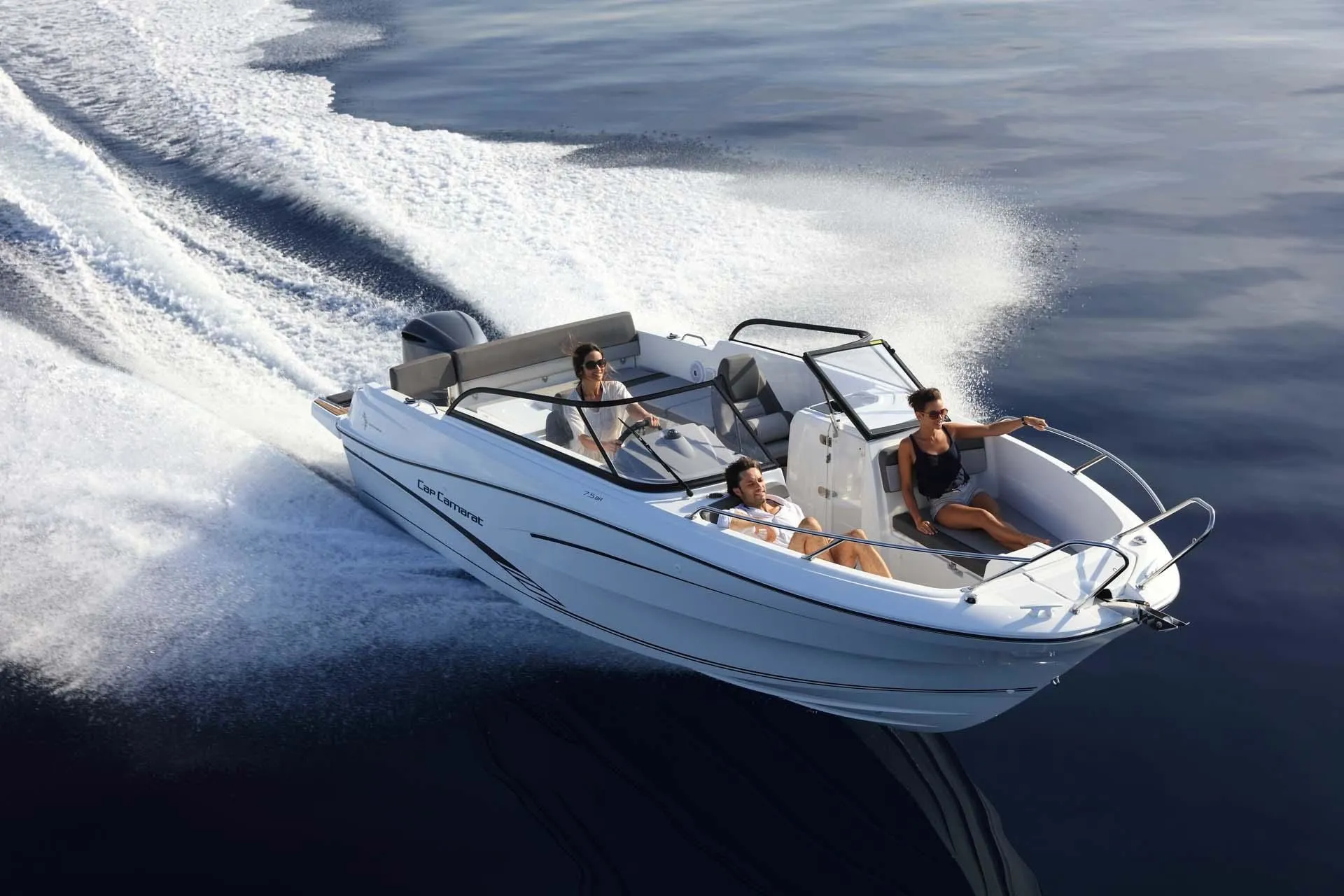 Charter a 7.84m Boat in Golfe-Juan