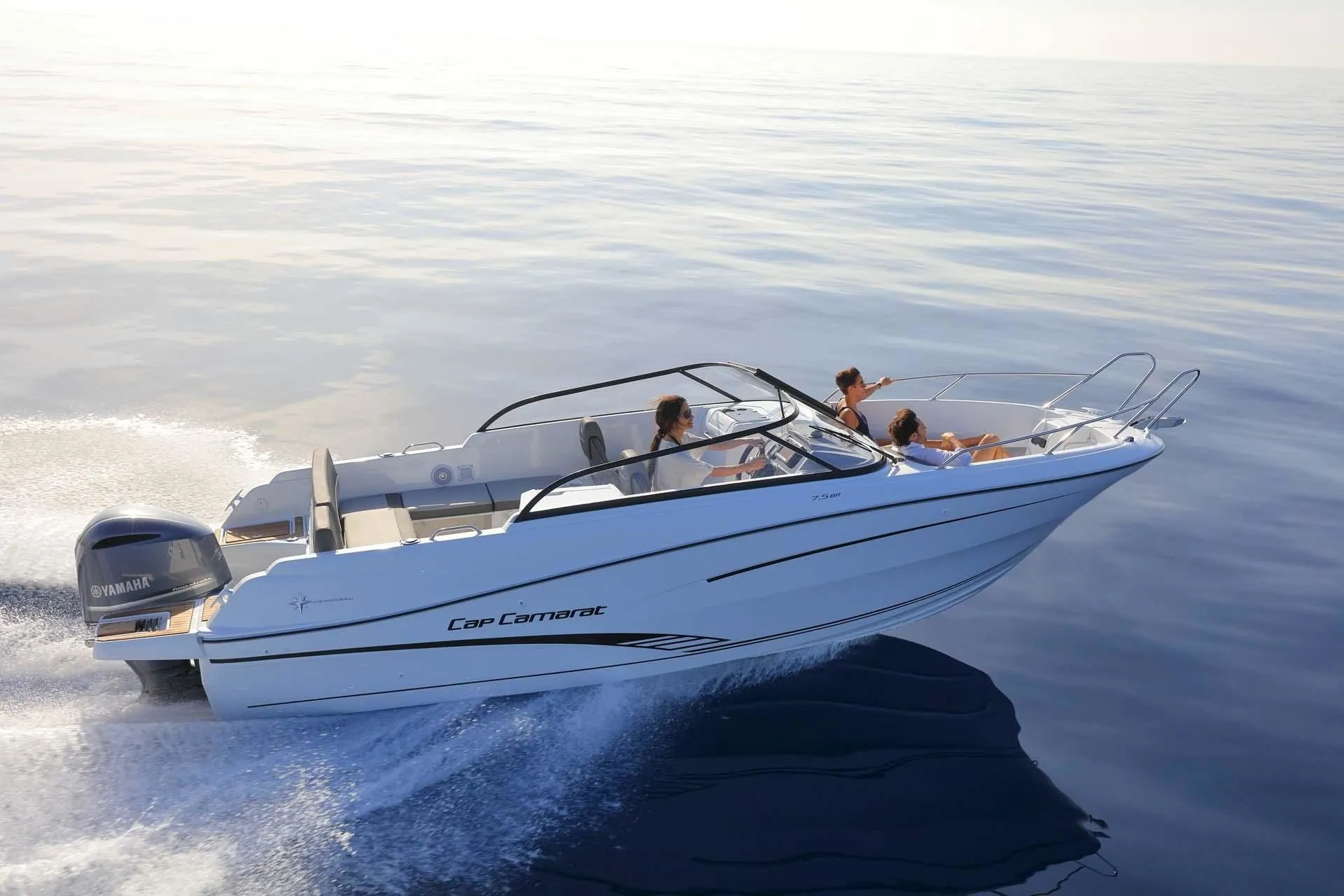 Charter a 7.84m Boat in Golfe-Juan