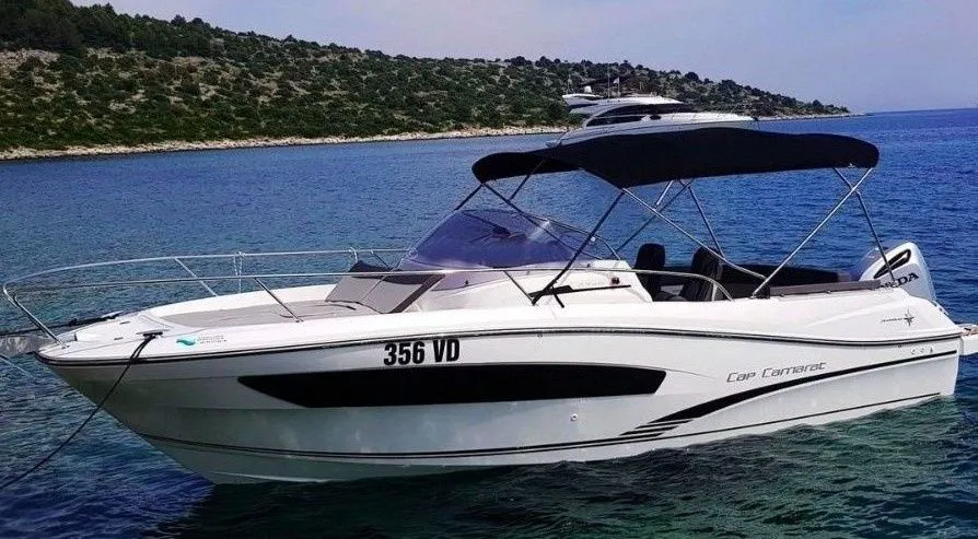 Rent a 7.6m Motor Boat in Vodice