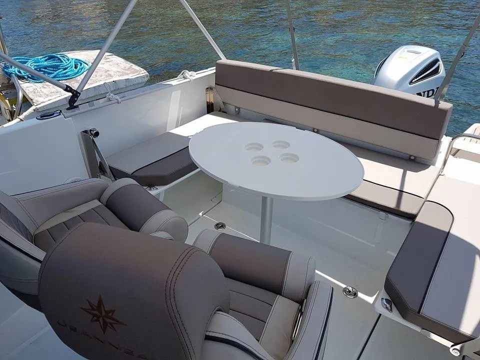 Rent a 7.42m Motor Boat in Tribunj