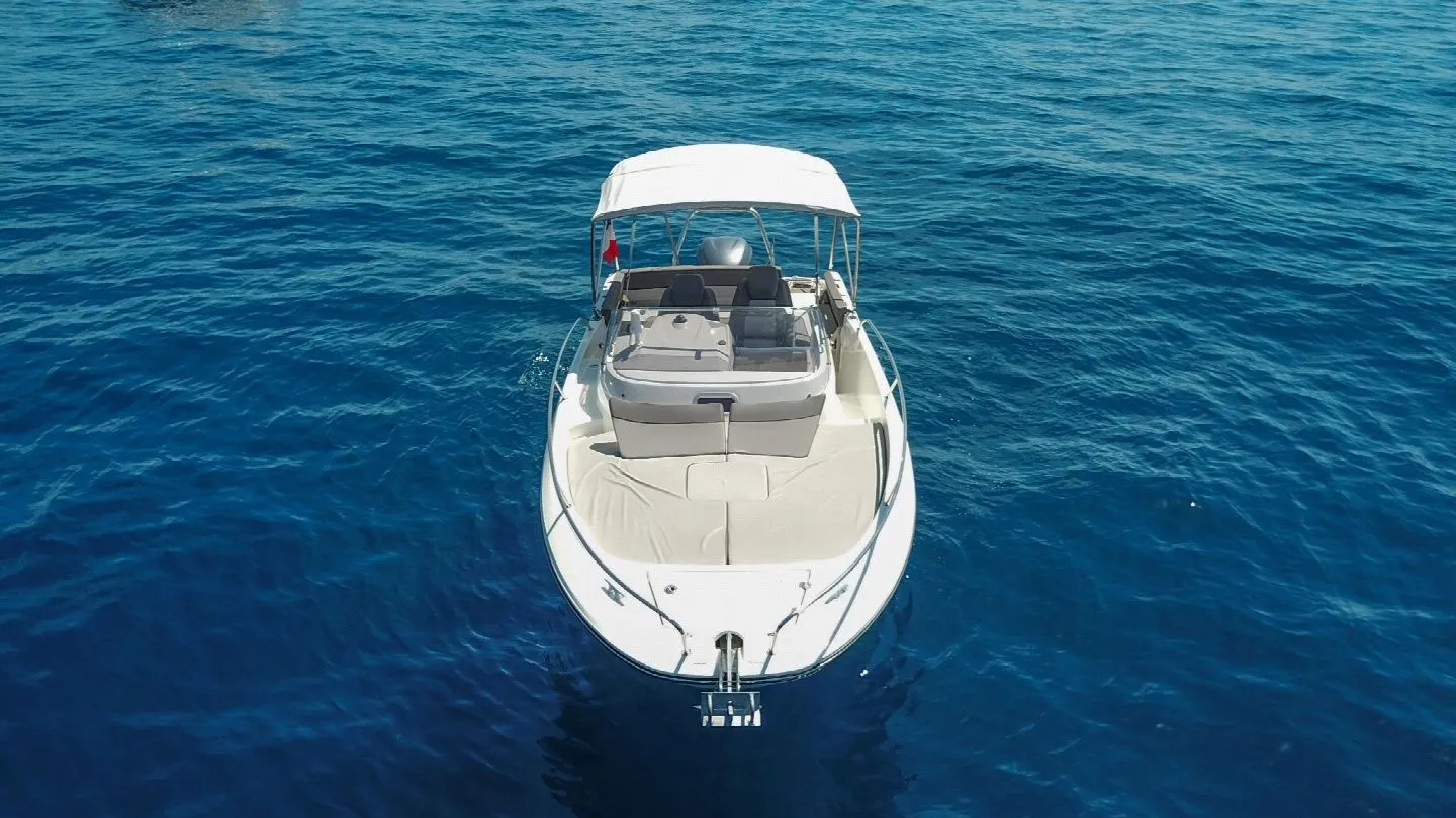 6.96m Golfe-Juan Boat Hire