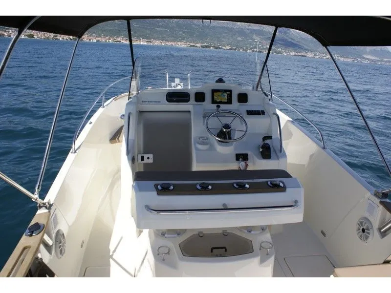 Charter a 7.5m Motor Boat in Sitges