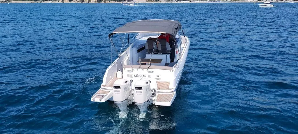 Charter a 8.2m Motor Boat in Golfe-Juan