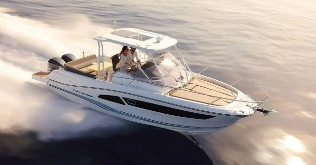 Charter a 7.96m Jeanneau Cap Camarat 9.0 Motor Yacht in La Trinite-sur-Mer